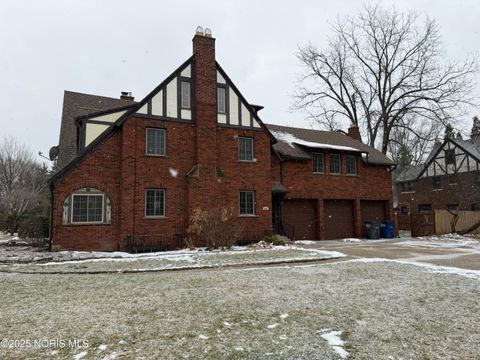 Photo of 3002 W Bancroft Street, Toledo, OH 43606 (MLS # 10002289)