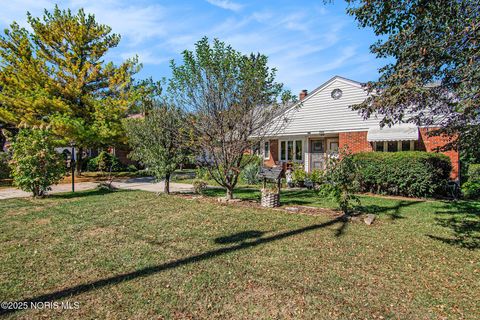 Tiny photo for 2809 Starr Avenue, Oregon, OH 43616 (MLS # 10000257)