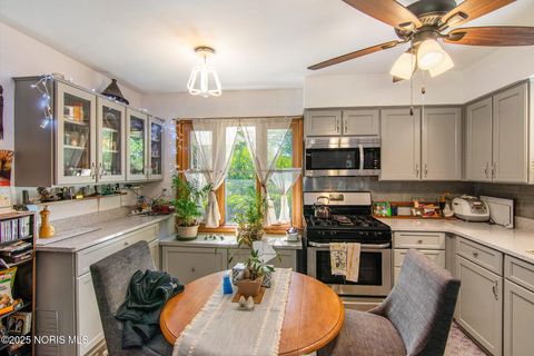 Tiny photo for 2809 Starr Avenue, Oregon, OH 43616 (MLS # 10000257)