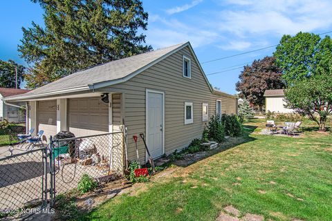 Tiny photo for 2809 Starr Avenue, Oregon, OH 43616 (MLS # 10000257)