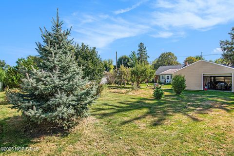 Tiny photo for 2809 Starr Avenue, Oregon, OH 43616 (MLS # 10000257)