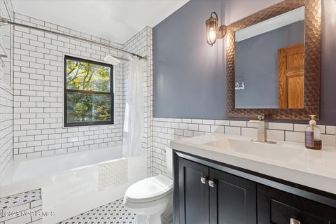 Tiny photo for 5470 Douglas Road, Toledo, OH 43613 (MLS # 10000495)
