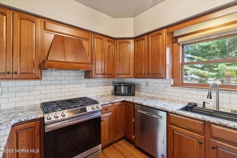 Tiny photo for 5470 Douglas Road, Toledo, OH 43613 (MLS # 10000495)
