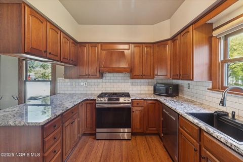 Tiny photo for 5470 Douglas Road, Toledo, OH 43613 (MLS # 10000495)