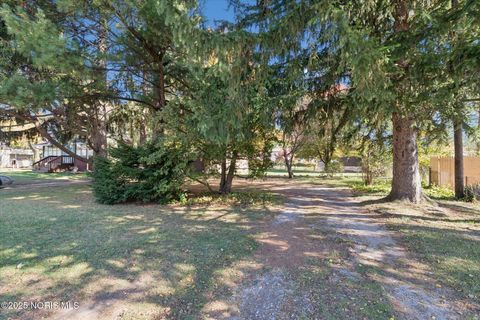 Tiny photo for 5470 Douglas Road, Toledo, OH 43613 (MLS # 10000495)