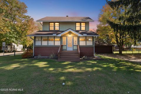 Photo of 5470 Douglas Road, Toledo, OH 43613 (MLS # 10000495)