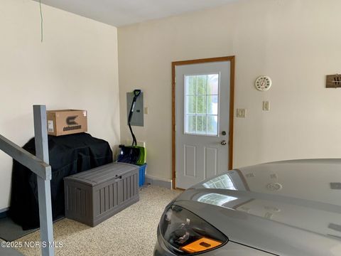 Tiny photo for 27800 E Broadway Street, Walbridge, OH 43465 (MLS # 10001976)