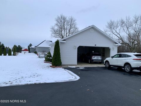 Tiny photo for 27800 E Broadway Street, Walbridge, OH 43465 (MLS # 10001976)