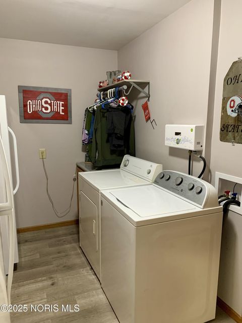 Tiny photo for 27800 E Broadway Street, Walbridge, OH 43465 (MLS # 10001976)