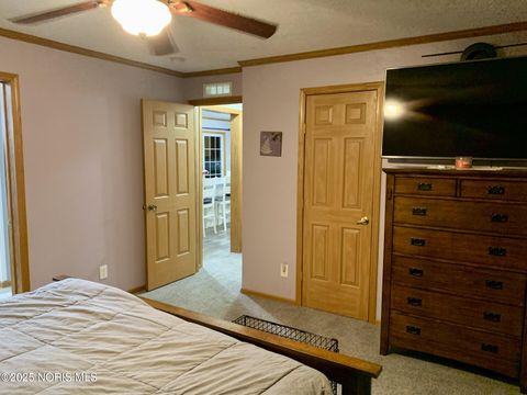 Tiny photo for 27800 E Broadway Street, Walbridge, OH 43465 (MLS # 10001976)