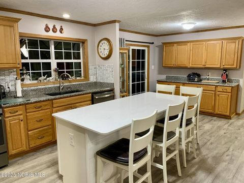 Tiny photo for 27800 E Broadway Street, Walbridge, OH 43465 (MLS # 10001976)