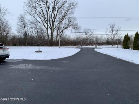 Tiny photo for 27800 E Broadway Street, Walbridge, OH 43465 (MLS # 10001976)