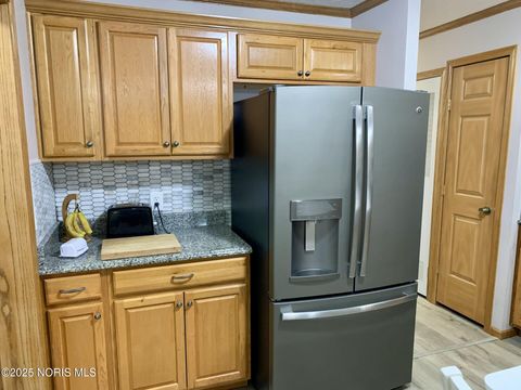 Tiny photo for 27800 E Broadway Street, Walbridge, OH 43465 (MLS # 10001976)