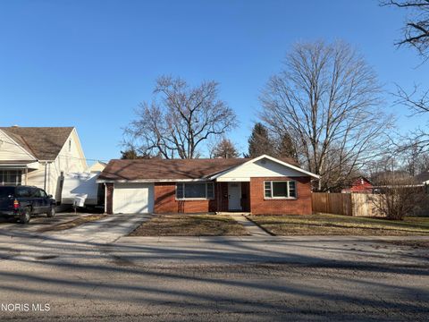 Photo of 136 E Hobart Avenue, Findlay, OH 45840 (MLS # 10004478)