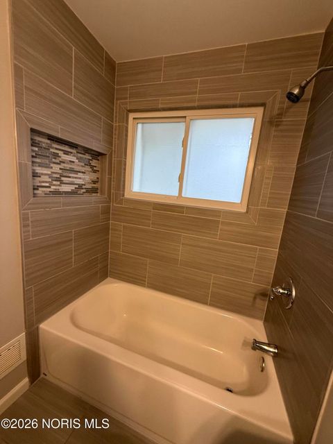 Tiny photo for 3234 Elmview Drive, Toledo, OH 43613 (MLS # 10002770)