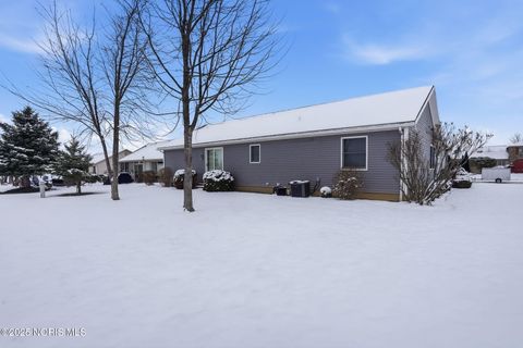 Tiny photo for 1405 Fairway Drive, Fostoria, OH 44830 (MLS # 10002013)