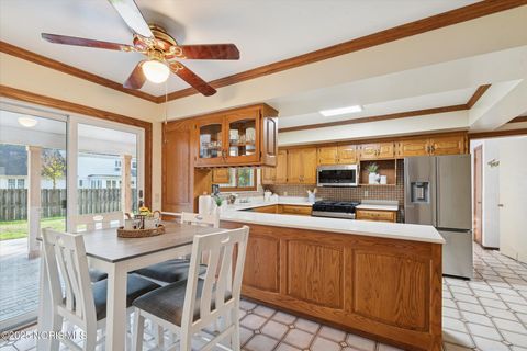 Tiny photo for 3447 Kingsgate Road, Toledo, OH 43606 (MLS # 10000166)