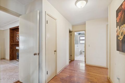 Tiny photo for 3447 Kingsgate Road, Toledo, OH 43606 (MLS # 10000166)