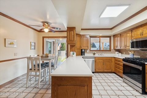 Tiny photo for 3447 Kingsgate Road, Toledo, OH 43606 (MLS # 10000166)