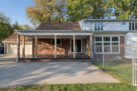 Tiny photo for 3447 Kingsgate Road, Toledo, OH 43606 (MLS # 10000166)