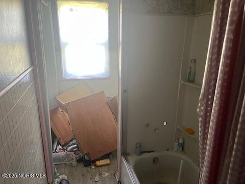 Tiny photo for 1016 E Central Avenue, Toledo, OH 43608 (MLS # 10000682)