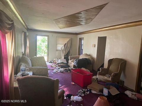 Tiny photo for 1016 E Central Avenue, Toledo, OH 43608 (MLS # 10000682)