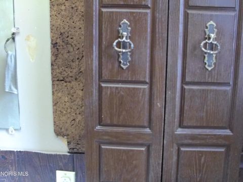 Tiny photo for 2721 Parkwood Avenue, Toledo, OH 43610 (MLS # 10004869)