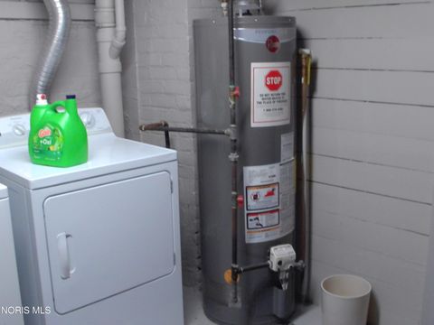 Tiny photo for 2721 Parkwood Avenue, Toledo, OH 43610 (MLS # 10004869)