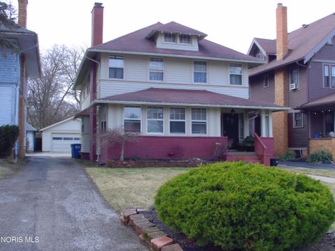 Tiny photo for 2721 Parkwood Avenue, Toledo, OH 43610 (MLS # 10004869)