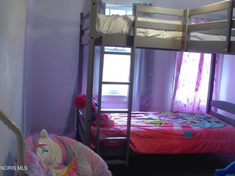 Tiny photo for 2721 Parkwood Avenue, Toledo, OH 43610 (MLS # 10004869)