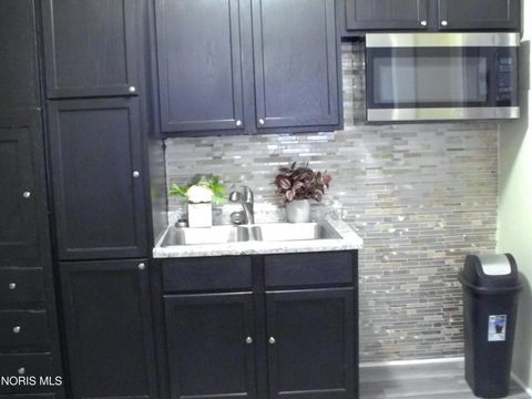 Tiny photo for 2721 Parkwood Avenue, Toledo, OH 43610 (MLS # 10004869)