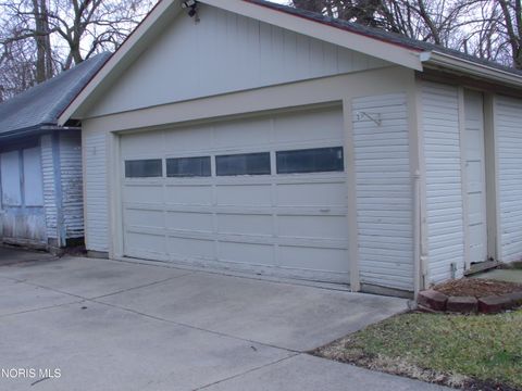 Tiny photo for 2721 Parkwood Avenue, Toledo, OH 43610 (MLS # 10004869)