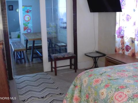 Tiny photo for 2721 Parkwood Avenue, Toledo, OH 43610 (MLS # 10004869)