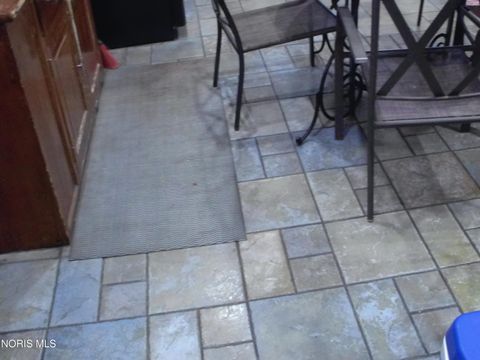 Tiny photo for 2721 Parkwood Avenue, Toledo, OH 43610 (MLS # 10004869)