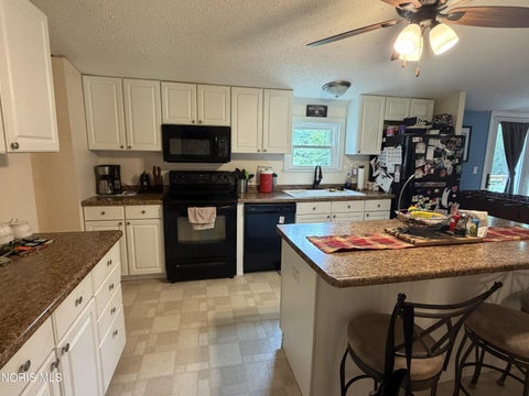 Tiny photo for 802 S Favony Avenue, Holland, OH 43528 (MLS # 10013281)