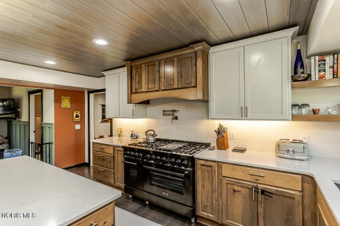 Tiny photo for 56 Back Bay Road, Bowling Green, OH 43402 (MLS # 10014873)