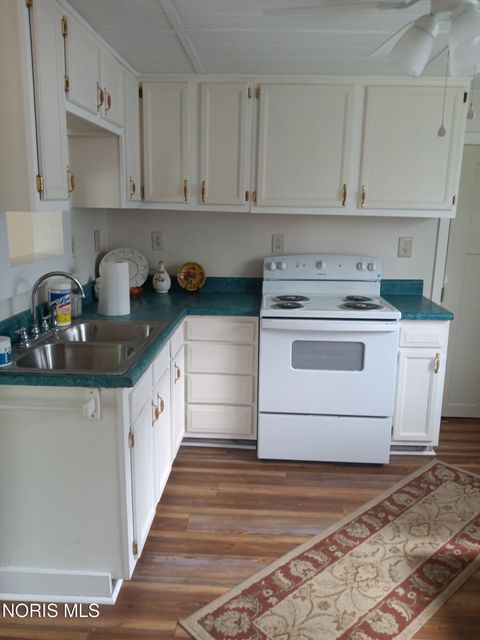 Tiny photo for 612 Downs Street, Defiance, OH 43512 (MLS # 10006918)