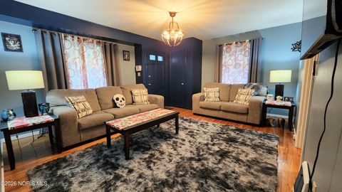 Tiny photo for 4037 Commonwealth Avenue, Toledo, OH 43612 (MLS # 10003611)