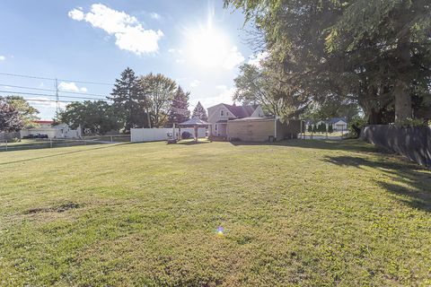 Tiny photo for 5404 Lewis Avenue, Toledo, OH 43612 (MLS # 10000120)