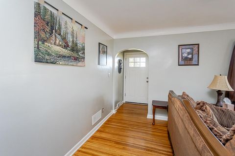 Tiny photo for 5404 Lewis Avenue, Toledo, OH 43612 (MLS # 10000120)