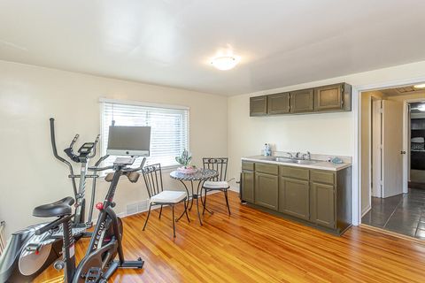 Tiny photo for 5404 Lewis Avenue, Toledo, OH 43612 (MLS # 10000120)