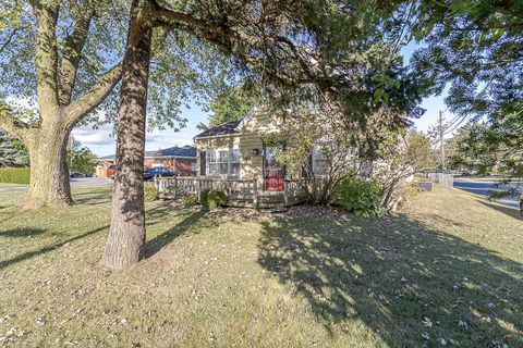 Tiny photo for 5404 Lewis Avenue, Toledo, OH 43612 (MLS # 10000120)