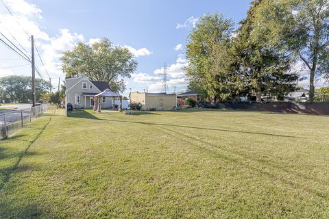Tiny photo for 5404 Lewis Avenue, Toledo, OH 43612 (MLS # 10000120)