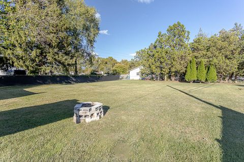 Tiny photo for 5404 Lewis Avenue, Toledo, OH 43612 (MLS # 10000120)