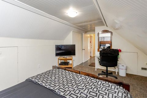 Tiny photo for 5404 Lewis Avenue, Toledo, OH 43612 (MLS # 10000120)