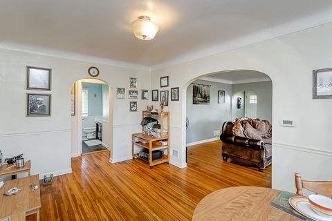Tiny photo for 5404 Lewis Avenue, Toledo, OH 43612 (MLS # 10000120)