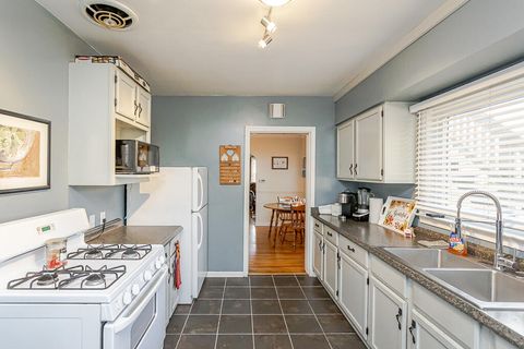 Tiny photo for 5404 Lewis Avenue, Toledo, OH 43612 (MLS # 10000120)