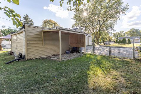 Tiny photo for 5404 Lewis Avenue, Toledo, OH 43612 (MLS # 10000120)