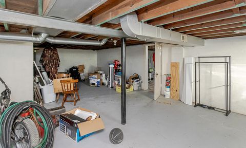 Tiny photo for 5404 Lewis Avenue, Toledo, OH 43612 (MLS # 10000120)