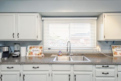 Tiny photo for 5404 Lewis Avenue, Toledo, OH 43612 (MLS # 10000120)